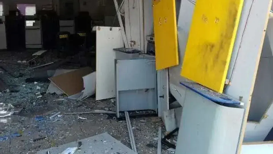 Grupo armado explode agência do Banco do Brasil em Minas Gerais