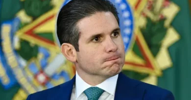 Grupo de Deputados Controla R$ 1,5 Bilhão em Emendas: O Que Isso Revela?