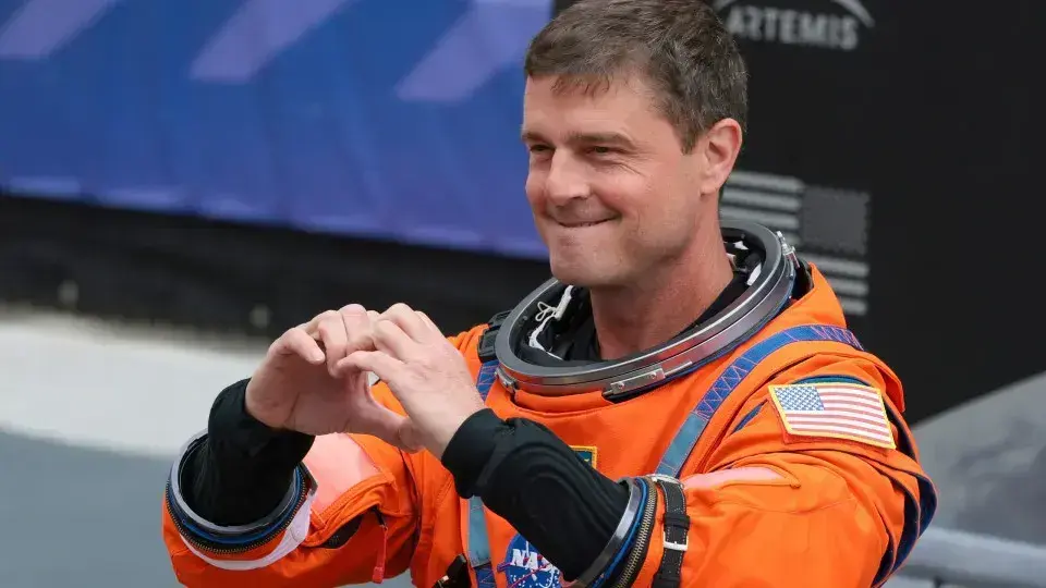 Homenagem tocante: astronauta da Artemis II destaca amor às filhas