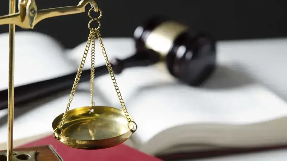 Ministro do STJ Afastado por Assédio Mantém Salário de R$ 100 mil