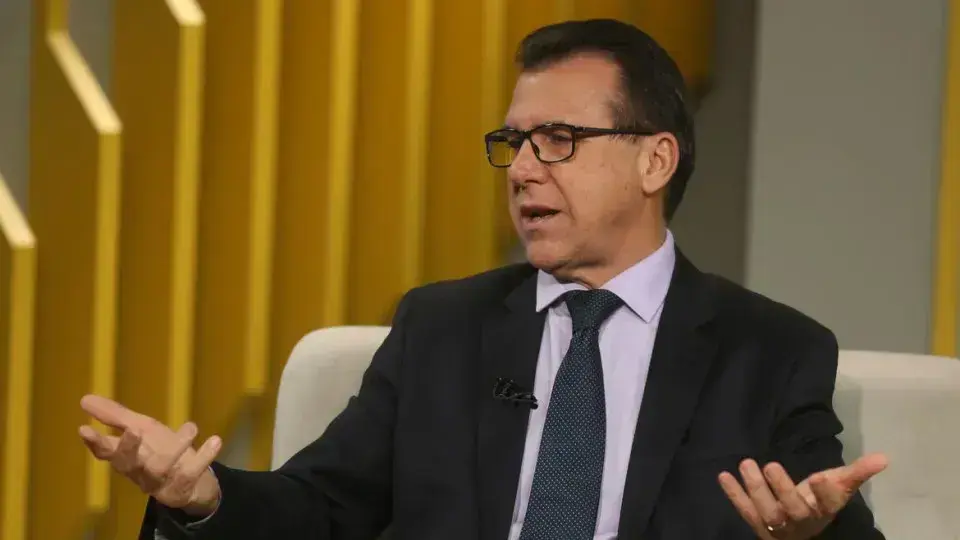 Ministro Luiz Marinho critíca a jornada 6×1 e seus impactos nas mulheres