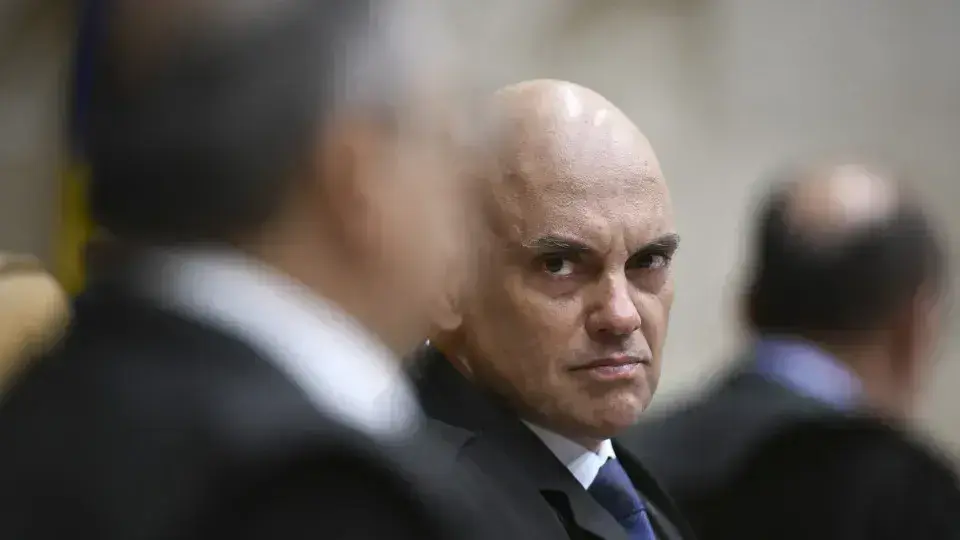 Moraes determina devolução de equipamentos apreendidos de blogueiro