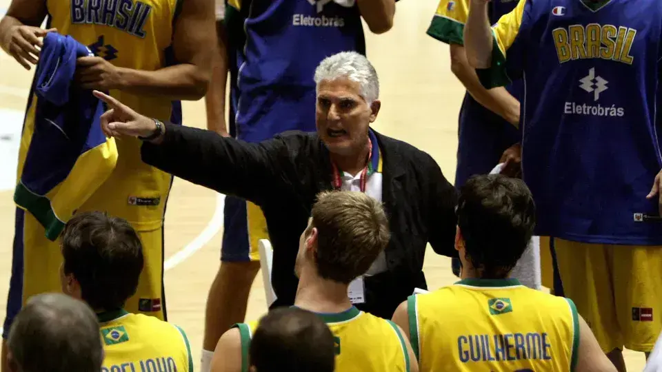 Morre Moncho Monsalve, ex-técnico da seleção de basquete brasileira
