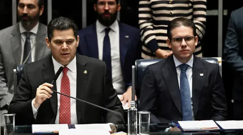 Pesquisa revela que Motta e Alcolumbre têm alta rejeição entre eleitores