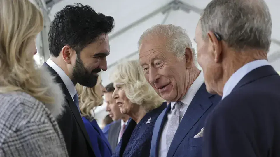 Prefeito de Nova York pede devolução do diamante Koh-i-Noor à Índia