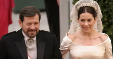 Rainha Mary da Dinamarca anuncia falecimento do pai, John Donaldson, aos 84 anos