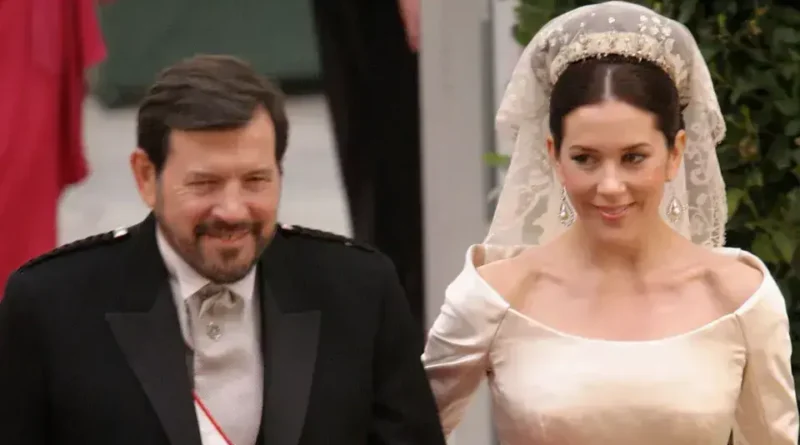 Rainha Mary da Dinamarca anuncia falecimento do pai, John Donaldson, aos 84 anos