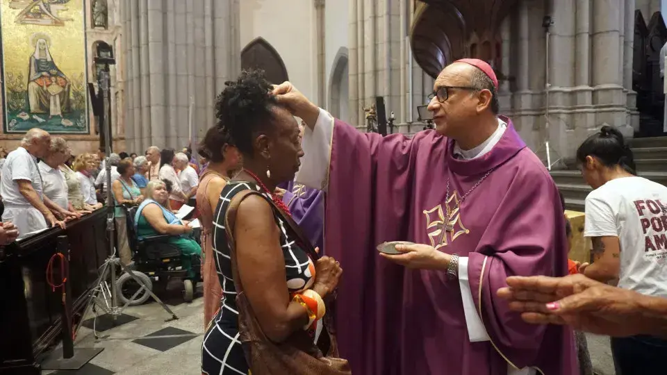 Salários de Padres no Brasil e ao Redor do Mundo: Fatos Surpreendentes