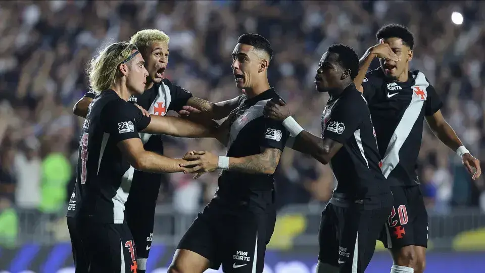 Spinelli brilha com gols e garante vitória do Vasco na Copa do Brasil