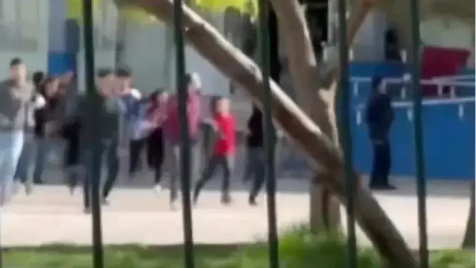 Tiroteio em escola na Turquia deixa 18 feridos e choca a população