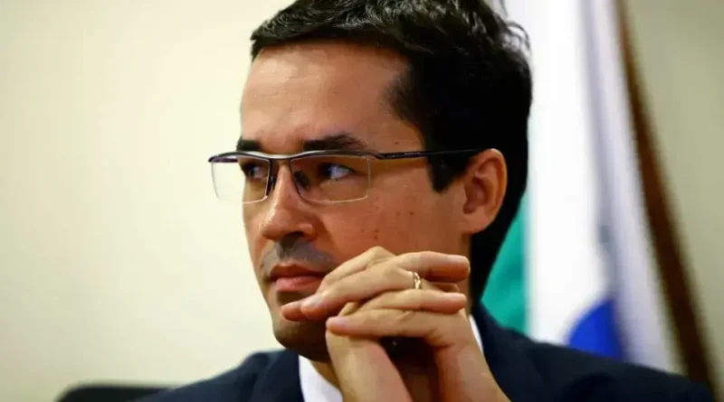 Aliados de Dallagnol criticam vídeo de Zema contra Flávio Bolsonaro