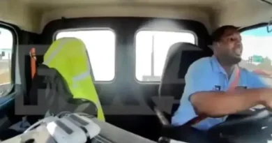 Avião da United Airlines colide com caminhão durante o pouso em Newark