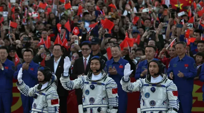 China lança missão Shenzhou-23 com astronauta a um ano no espaço