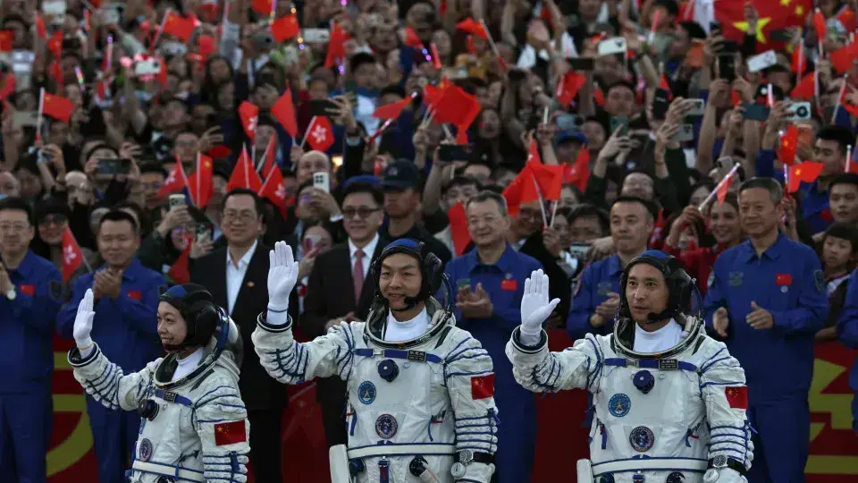 China lança missão Shenzhou-23 com astronauta a um ano no espaço
