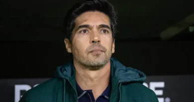 Conmebol Investiga Abel Ferreira por Gesto Obsceno na Libertadores