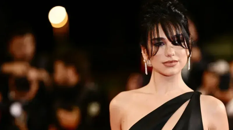 Dua Lipa processa Samsung por uso indevido de imagem em caixas de televisão