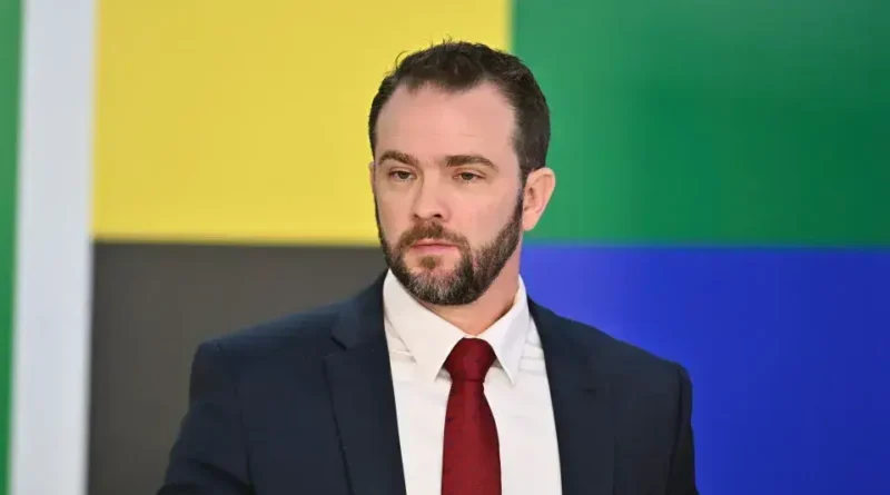 Durigan destaca necessidade de taxação de ultrarricos em evento do G7