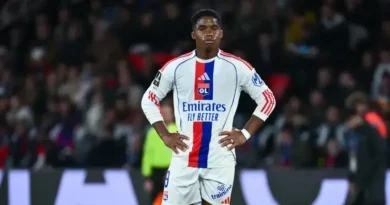 Endrick brilha novamente e Lyon vence Rennes no Campeonato Francês
