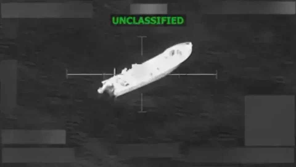 EUA atacam barco no Pacífico e deixam um morto