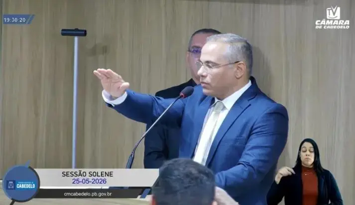 Evilásio Cavalcanti assume como prefeito interino de Cabedelo após decisão judicial