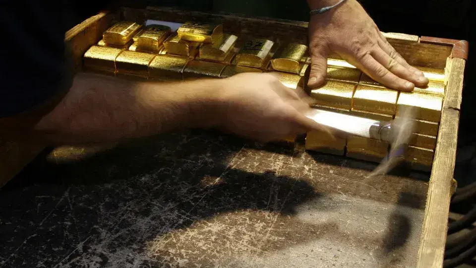 Ex-funcionário da CIA escondeu 300 barras de ouro em casa