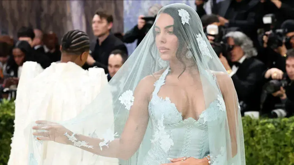 Georgina Rodríguez brilha no Met Gala 2026 com look inspirado em Nossa Senhora