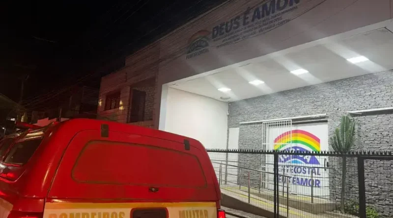 Homem morre após queda de teto de igreja em João Pessoa