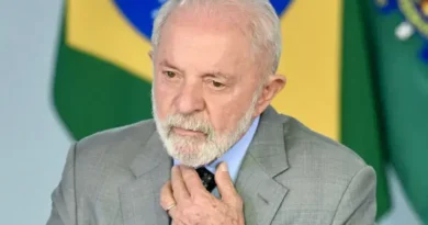 Lula considera caso entre Flávio Bolsonaro e banqueiro um caso de polícia