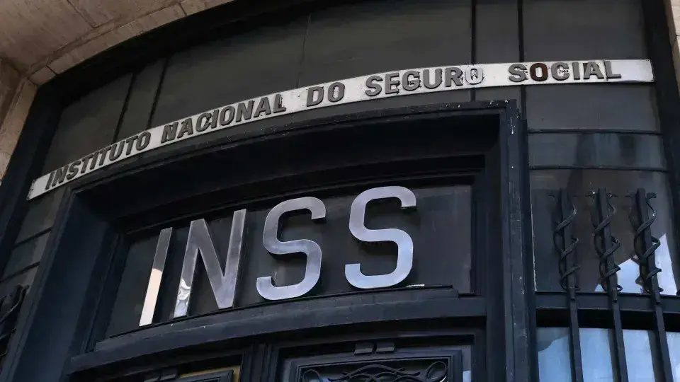 Ministro do TCU Retoma Empréstimos do INSS Após Recurso da AGU