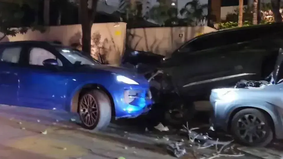 Motorista de Porsche é preso por embriaguez após acidente em SP