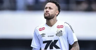 Neymar e Robinho Jr discutem durante treinamento do Santos