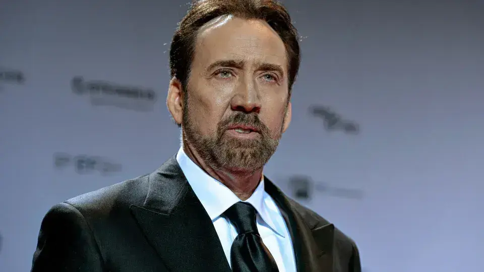 Nicolas Cage abandona sobrenome e legaliza nome artístico