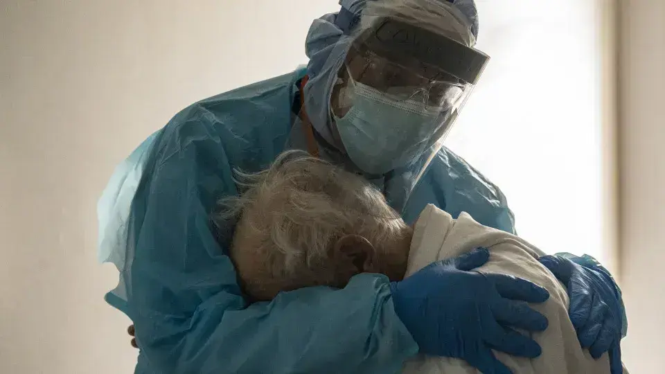 OMS revela que pandemia causou 22 milhões de mortes no mundo