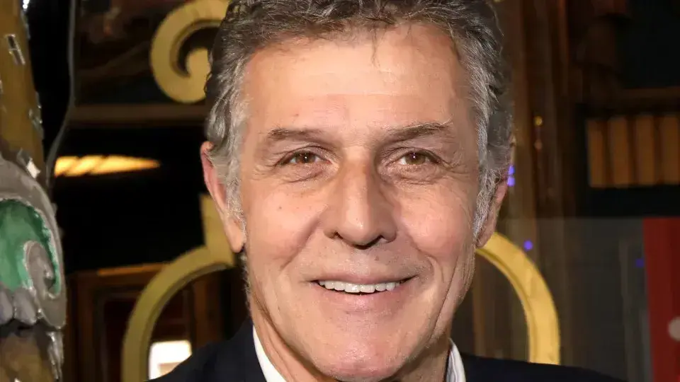 Pierre Deny, ator de ‘Emily em Paris’, morre aos 69 anos