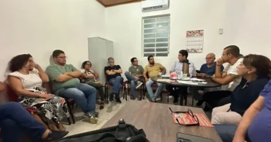 PT reage ao Congresso e se aproxima de Veneziano e Edinho Silva