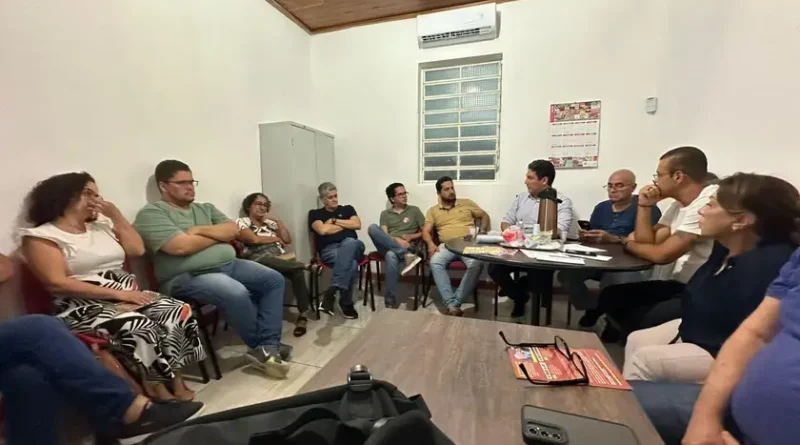 PT reage ao Congresso e se aproxima de Veneziano e Edinho Silva