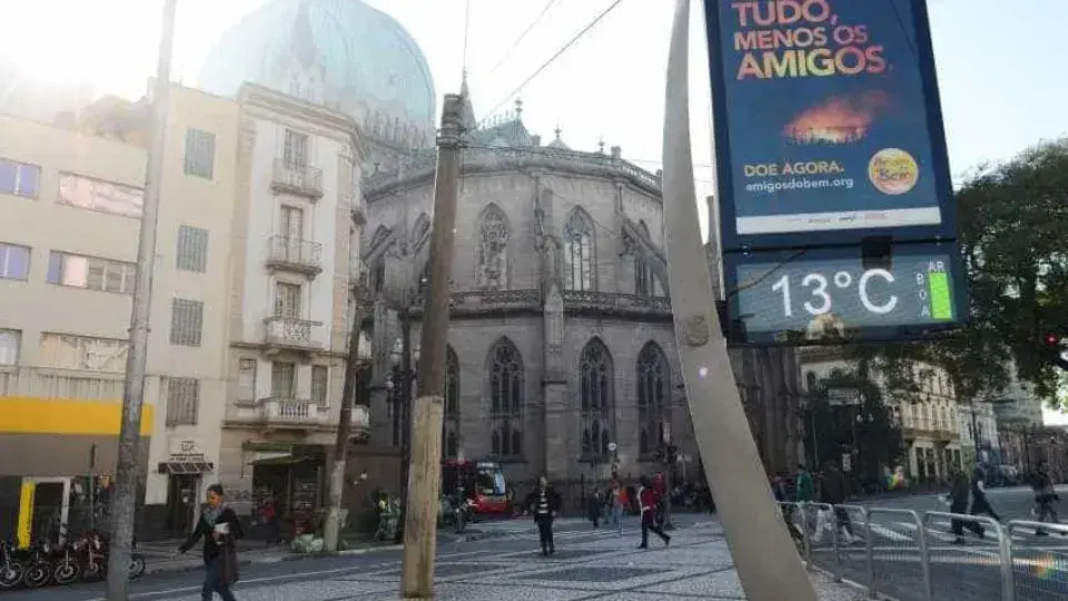 São Paulo enfrenta dias nublados e fria influência da massa polar