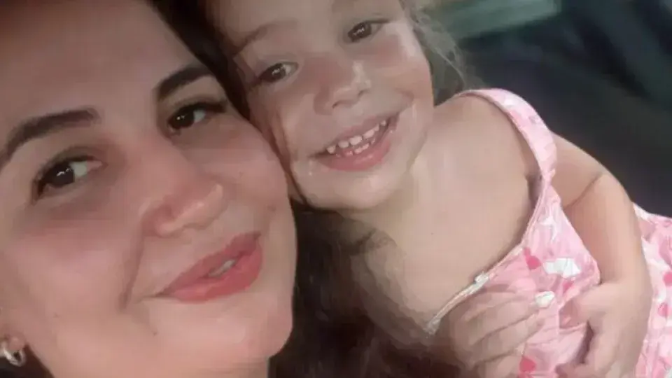 Tragédia no Paraná: Mãe e Filha Encontradas Mortas em Carro Submerso