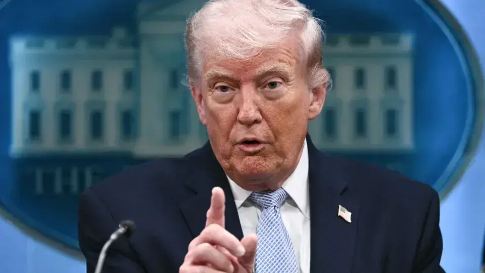 Trump anuncia fim das hostilidades com o Irã em resposta a prazos legais