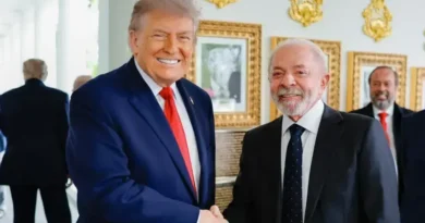 Trump elogia Lula em encontro com Flávio Bolsonaro na Casa Branca