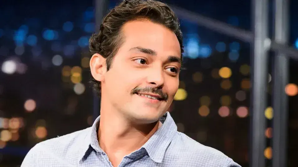 Eduardo Sterblitch se prepara para novos desafios no teatro e na TV