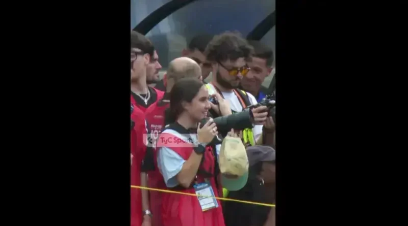 Engano com o Hino da Argentina Provoca Risos no Plantel e na Torcida