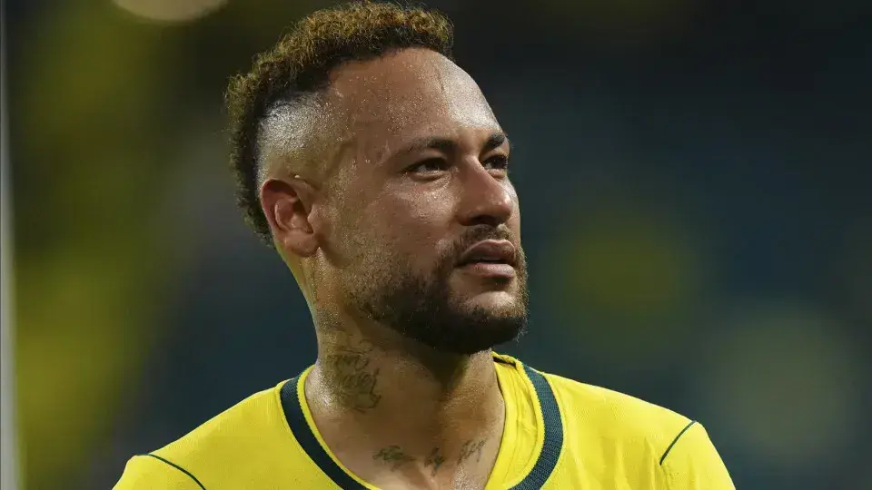 Neymar volta a Seleção Brasileira e emociona após longo período de recuperação