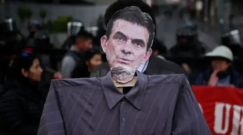 Presidente da Bolívia demite ministros em meio a protestos