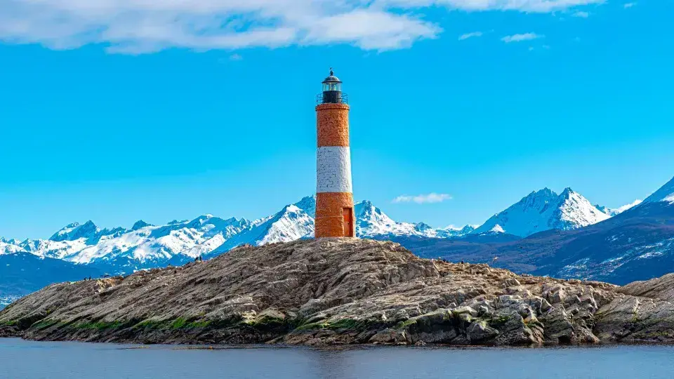 Tragédia em Ushuaia: Turista e Guia Mortos em Trilha Perigosa