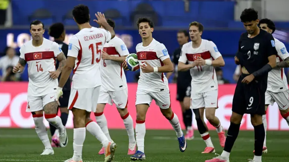 Turquia vence EUA em jogo emocionante e finaliza participação com vitória