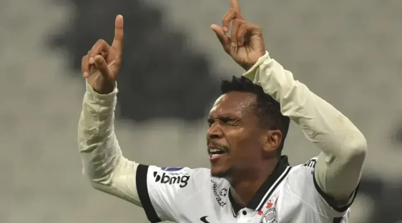 Ex-jogador Jô permanece preso por dívida de R$ 145 mil