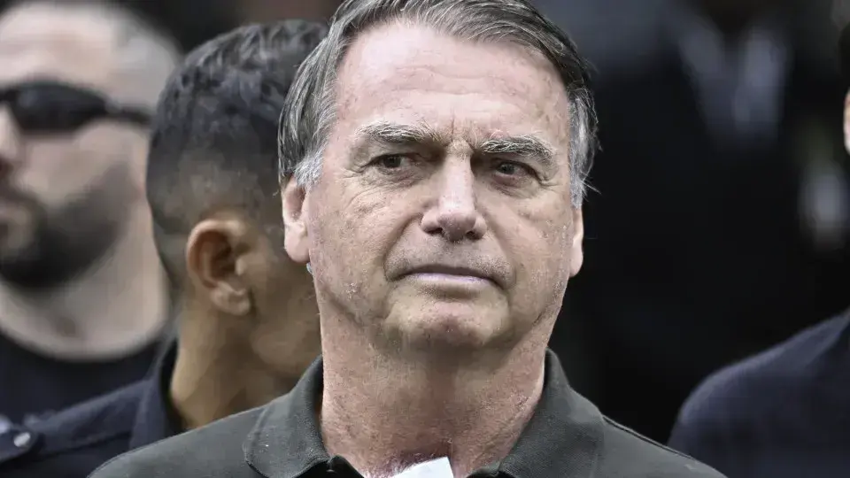 Moraes decide sobre joias de Bolsonaro: Custódia transferida à Receita