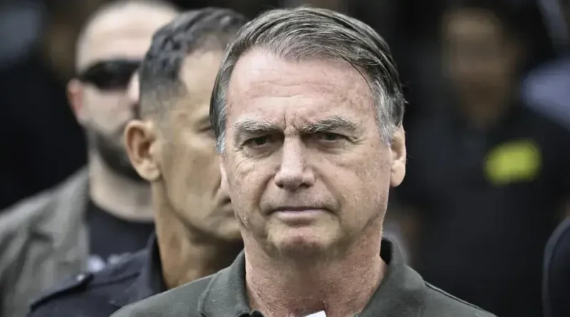 PGR defende Bolsonaro em prisão domiciliar sem arma apreendida
