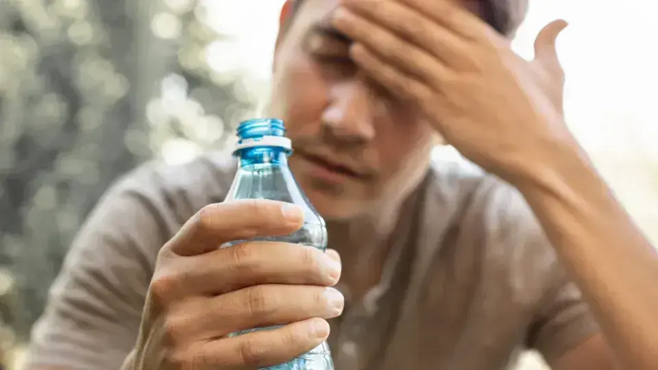 Você Sabe Reconhecer os Sintomas de Desidratação? Veja 7 Sinais